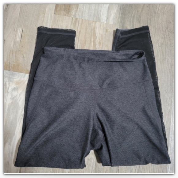 Z By Zella capri length leggings with sheer Black mesh on back size xs - Picture 1 of 7